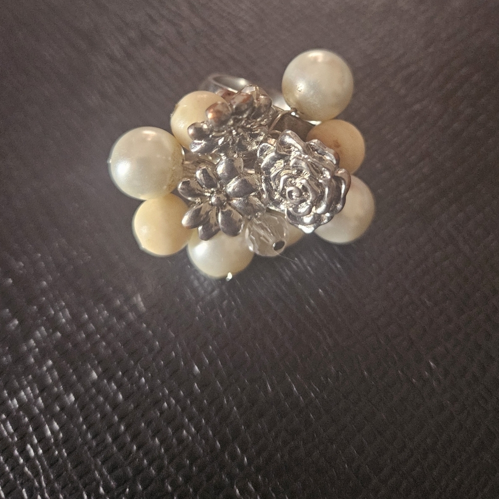 Elegant Vintage Silver Cream Faux Pearl Cluster Glass Floral Ring